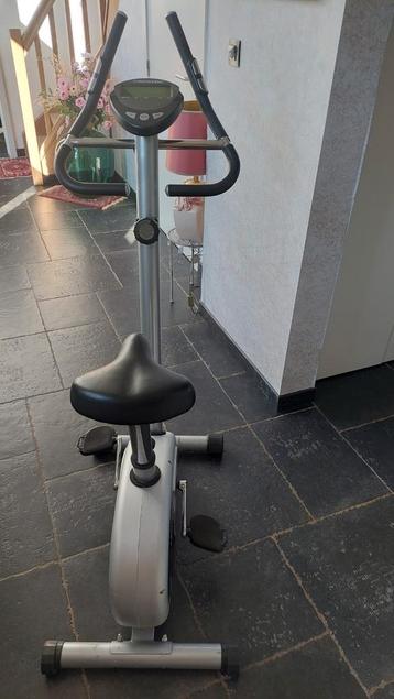 Hometrainer Dunlop met verstelbaar zadel in hoogte beschikbaar voor biedingen