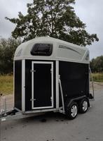 Van Two Horses 2009, Dieren en Toebehoren, Paarden en Pony's | Trailers en Aanhangwagens, Ophalen of Verzenden, Zo goed als nieuw