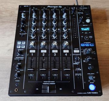 Pioneer DJM-750MK2 + DeckSaver beschikbaar voor biedingen