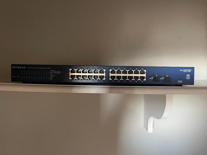 Netgear ProSafe 24 Port Managed Switch, Computers en Software, Netwerk switches, Zo goed als nieuw, Ophalen of Verzenden