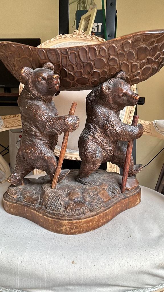 Gezocht aparte stukken black forest of zwarte woud snijwerk, Antiek en Kunst, Kunst | Beelden en Houtsnijwerken, Ophalen