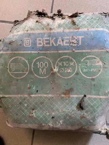 prikkeldraad beschikbaar voor biedingen