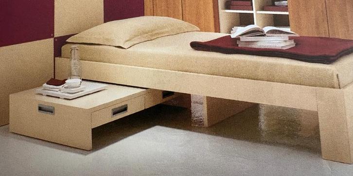 Eenpersoonsbed, lattenbodem en nachtkast, Huis en Inrichting, Slaapkamer | Bedden, Gebruikt, Eenpersoons, Beige, Ophalen