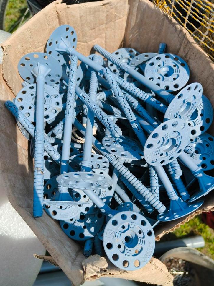 Te koop: Isolfix isolatiepluggen (overschot eigen bouw), Doe-het-zelf en Bouw, Isolatie en Afdichting, Zo goed als nieuw, Ophalen