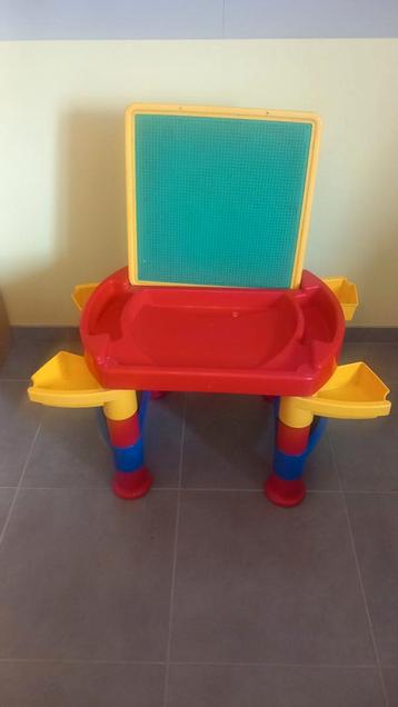 Lego tafel beschikbaar voor biedingen