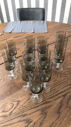 Set van 3 verschillende antieke glazen, Ophalen