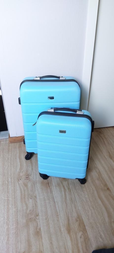 2 koffers Princess Traveller - turquoise, Handtassen en Accessoires, Koffers, Zo goed als nieuw, Hard kunststof, 60 tot 70 cm