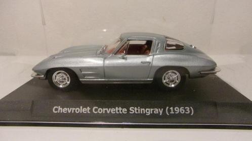 CHEVROLET CORVETTE STINGRAY 63.1/43 NEUVE en VITRINE, Hobby & Loisirs créatifs, Voitures miniatures | 1:43, Neuf, Voiture, Autres marques