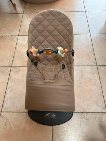 Baby bjorn wipstoel Bliss zandgrijs + accessoires beschikbaar voor biedingen