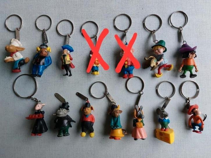 12 sleutelhangers met personages en dieren in kostuum - anti, Verzamelen, Sleutelhangers, Gebruikt, Ophalen of Verzenden