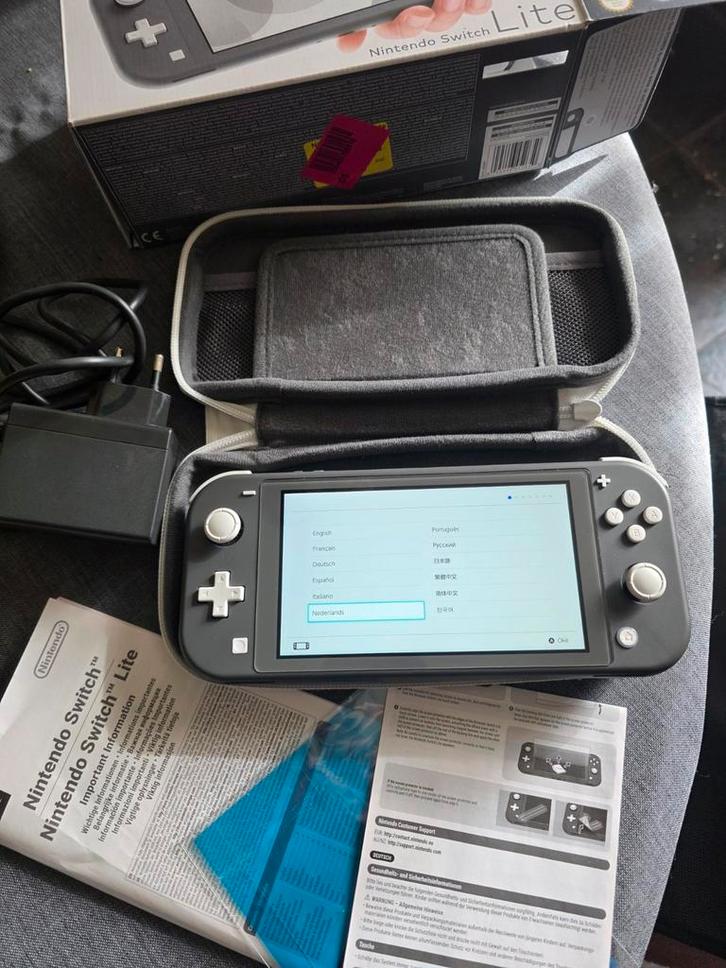 Nintendo Switch Lite – Grijs – Zeer goede staat, Games en Spelcomputers, Spelcomputers | Nintendo Switch, Ophalen of Verzenden