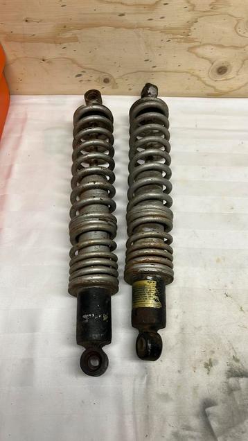 Suzuki pe 250 schokbreker set beschikbaar voor biedingen