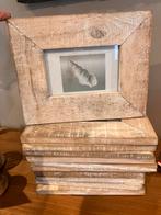 Lot van 12 dezelfde houten kadertjes, Ophalen