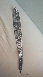 Off white sleutelhanger, Ophalen, Zo goed als nieuw