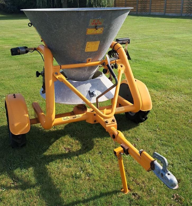 zoutstrooier vandaele 300L wielaandrijving zeer goede staat, Zakelijke goederen, Landbouw | Werktuigen, Overige, Transport, Ophalen