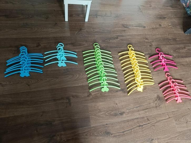 kapstokken kinderen kleurrijk 46 stuks, Huis en Inrichting, Woonaccessoires | Kapstokken, Gebruikt, Kinderkapstok, Minder dan 100 cm