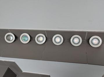 8 witte armaturen voor inbouwspots (incl LED/Halogeen-spots) beschikbaar voor biedingen