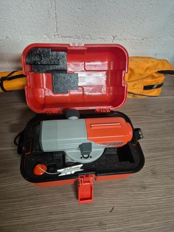  Lunette de chantier neuve futech trx32 avec trépied  beschikbaar voor biedingen