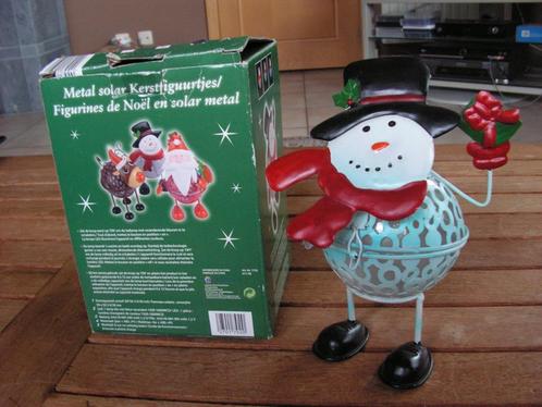 Kerstfiguurtje in metaal “Metal Solar” met zonnepaneeltje., Diversen, Kerst, Zo goed als nieuw, Ophalen of Verzenden