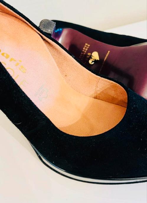 Zwarte suède tijdloze pumps - zo goed als nieuw, Kleding | Dames, Schoenen, Zo goed als nieuw, Pumps, Zwart, Ophalen of Verzenden