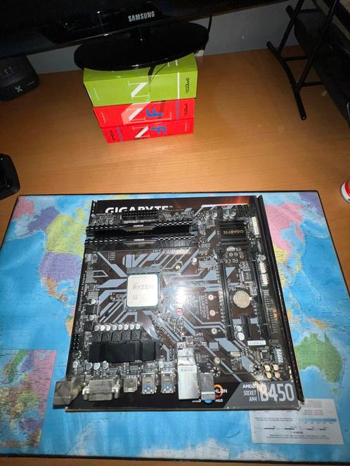 GIGABYTE B450M DS3H + CPU + Geheugen Bars (2), Computers en Software, Moederborden, AMD, DDR4, Ophalen