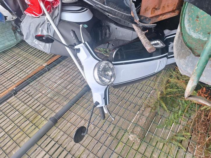 Venesi a klasse, Fietsen en Brommers, Scooters | Kymco, Zo goed als nieuw, Ophalen