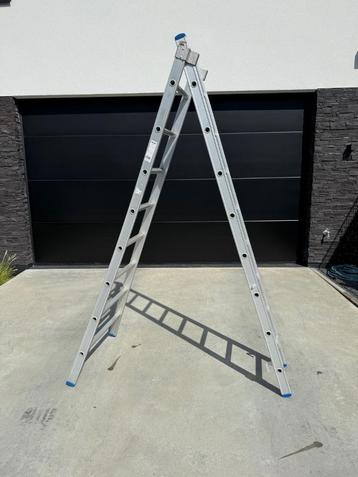 échelle, 2 à 4 mètres, Pliable ou rétractable/escamotable, Comme neuf, Échelle