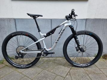 Canyon Lux Trail CF7 2024 SLX maat S beschikbaar voor biedingen