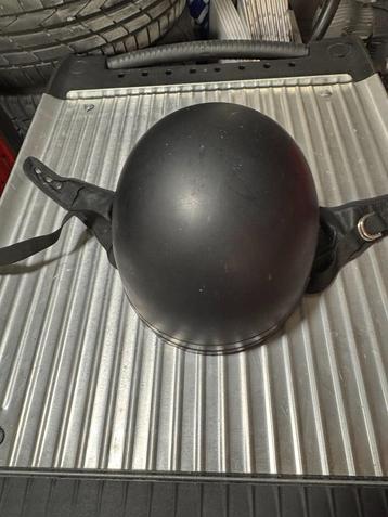 Cromwell motorhelm beschikbaar voor biedingen