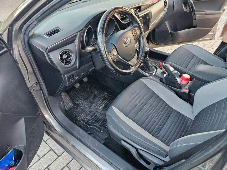 Te Koop Toyota Auris 1.33 vvti 50 pack benzine Navi Gps clim, Auto's, Toyota, Particulier, Auris, Trekhaak, Benzine, Stof, Dealer onderhouden