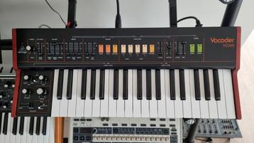 Vocoder VC340 Synth (incl. Stardust cover) beschikbaar voor biedingen