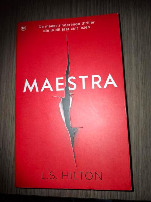 Lisa Hilton - Maestra thriller € 5, Livres, Thrillers, Comme neuf, Enlèvement ou Envoi