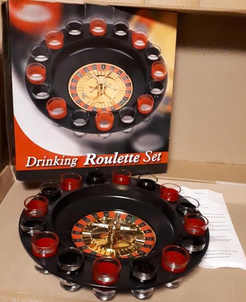 Drinking Roulette game met 16 shotglaasjes, Hobby en Vrije tijd, Gezelschapsspellen | Overige, Nieuw, Ophalen of Verzenden