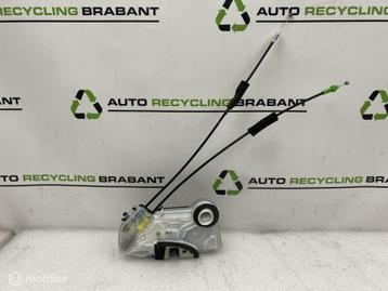 Slotmechanisme Rechts Voor Toyota Aygo 2 ORIG 6903002521 beschikbaar voor biedingen