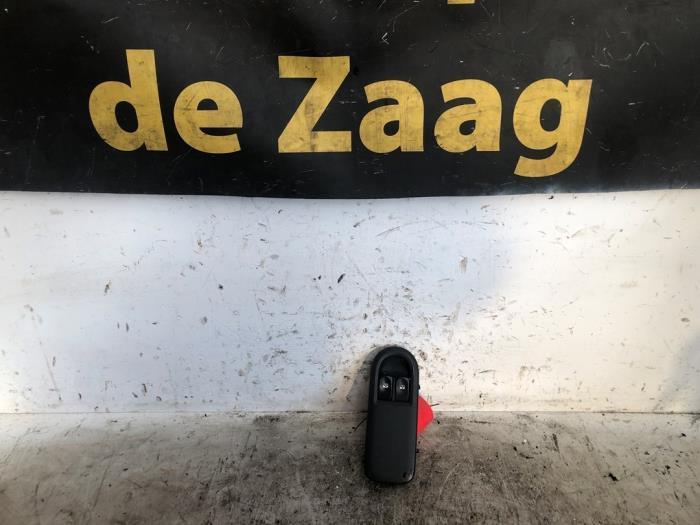 Elektrisch Raam Schakelaar van een Renault Clio, Auto-onderdelen, Dashboard en Schakelaars, Renault, Gebruikt, 3 maanden garantie