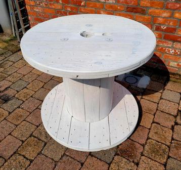 Salontafel / bijzettafel  beschikbaar voor biedingen