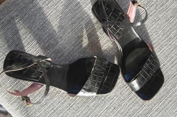 zwarte sandaaltjes hieltjes volledig leder beschikbaar voor biedingen