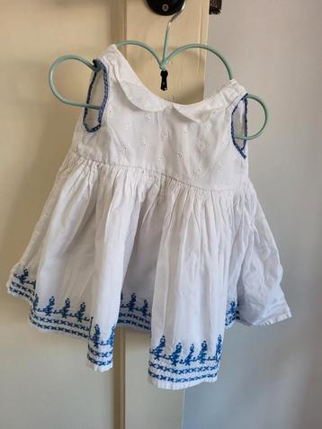 Prachtig babyjurkje beschikbaar voor biedingen