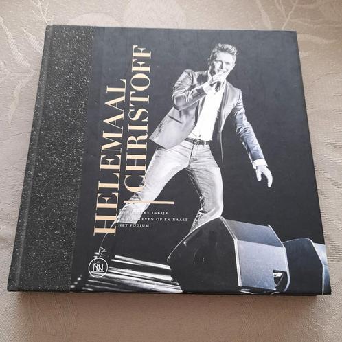 Boek biografie  zanger   " Helemaal Christoff "., Boeken, Biografieën, Ophalen