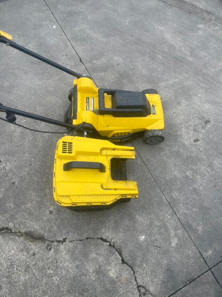 Powerplus Elektrische Grasmaaier – 320 mm, Tuin en Terras, Grasmaaiers, Zo goed als nieuw, Elektrische grasmaaier, 30 t/m 39 cm