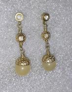 oorstekers Dyrberg Kern beige druppels met goud, Bijoux, Sacs & Beauté, Boucles d'oreilles, Or, Beige, Puces ou Clous, Envoi