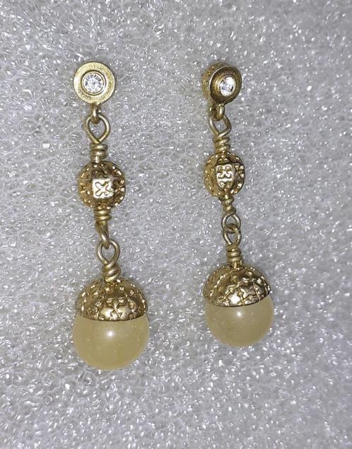 oorstekers Dyrberg Kern beige druppels met goud, Bijoux, Sacs & Beauté, Boucles d'oreilles, Neuf, Puces ou Clous, Or, Beige, Avec pierre précieuse