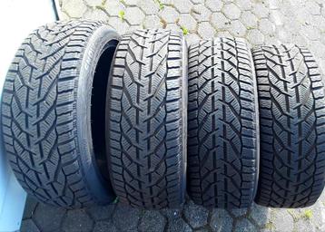 4 très bons pneus hiver 225/45-18