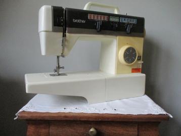 Naaimachine BROTHER + vele accessoires beschikbaar voor biedingen