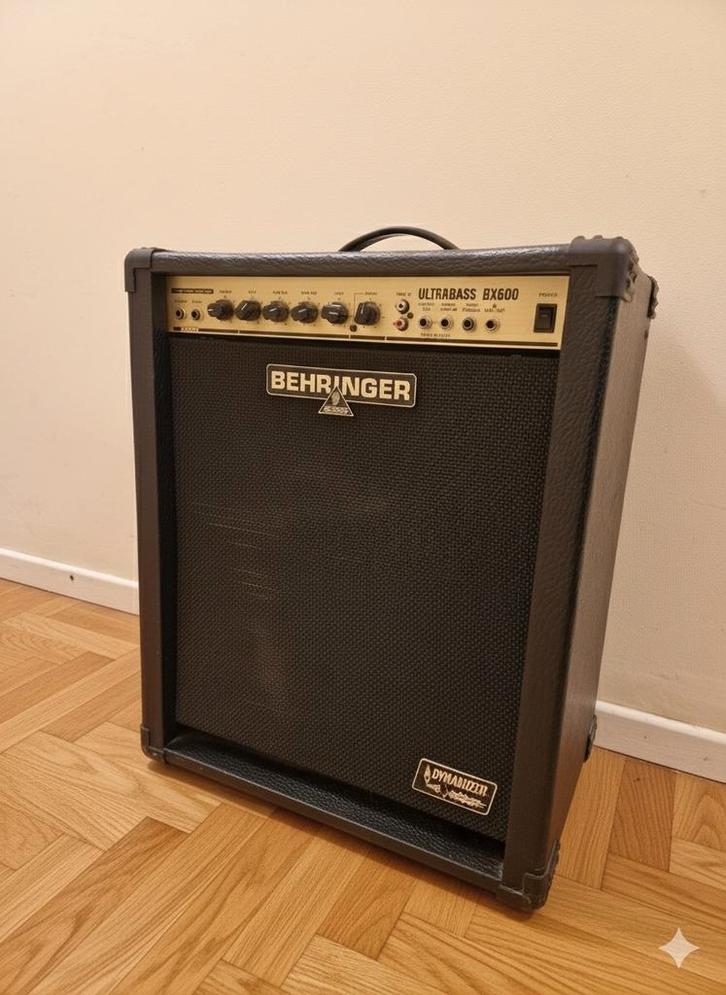 Ampli Basse Behringer Ultrabass BX600 (60W), Muziek en Instrumenten, Versterkers | Bas en Gitaar, Ophalen