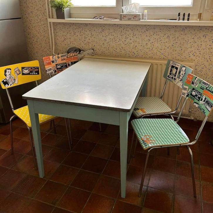 Retro keukentafel (80x120 cm) + 4 stoelen, Antiek en Kunst, Antiek | Meubels | Tafels, Ophalen