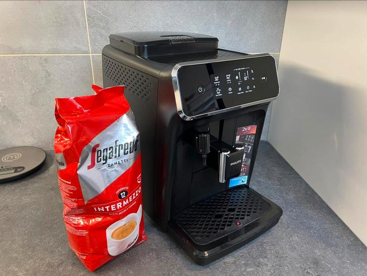 Philips ep2220/10 volautomatische koffiemachine, Elektronische apparatuur, Koffiezetapparaten, Zo goed als nieuw, Koffiemachine