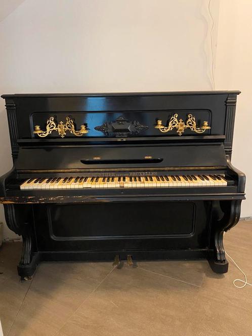 Antieke buffetpiano J. Günther (ca. 1890) –Uniek erfgoedstuk, Muziek en Instrumenten, Piano's, Gebruikt, Overige typen, Zwart