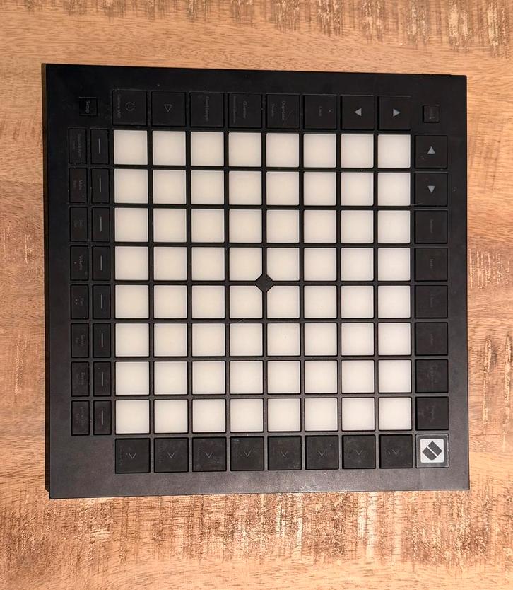 Novation Launchpad pro Mk3, Muziek en Instrumenten, Midi-apparatuur, Zo goed als nieuw, Ophalen of Verzenden