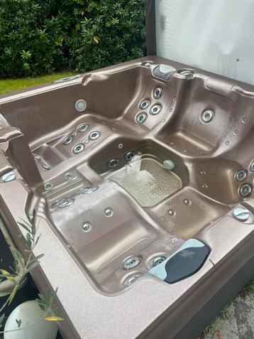 Jacuzzi 5 pers merk Elite Spa beschikbaar voor biedingen